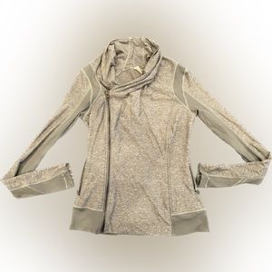 Size 8 Lululemon workout top